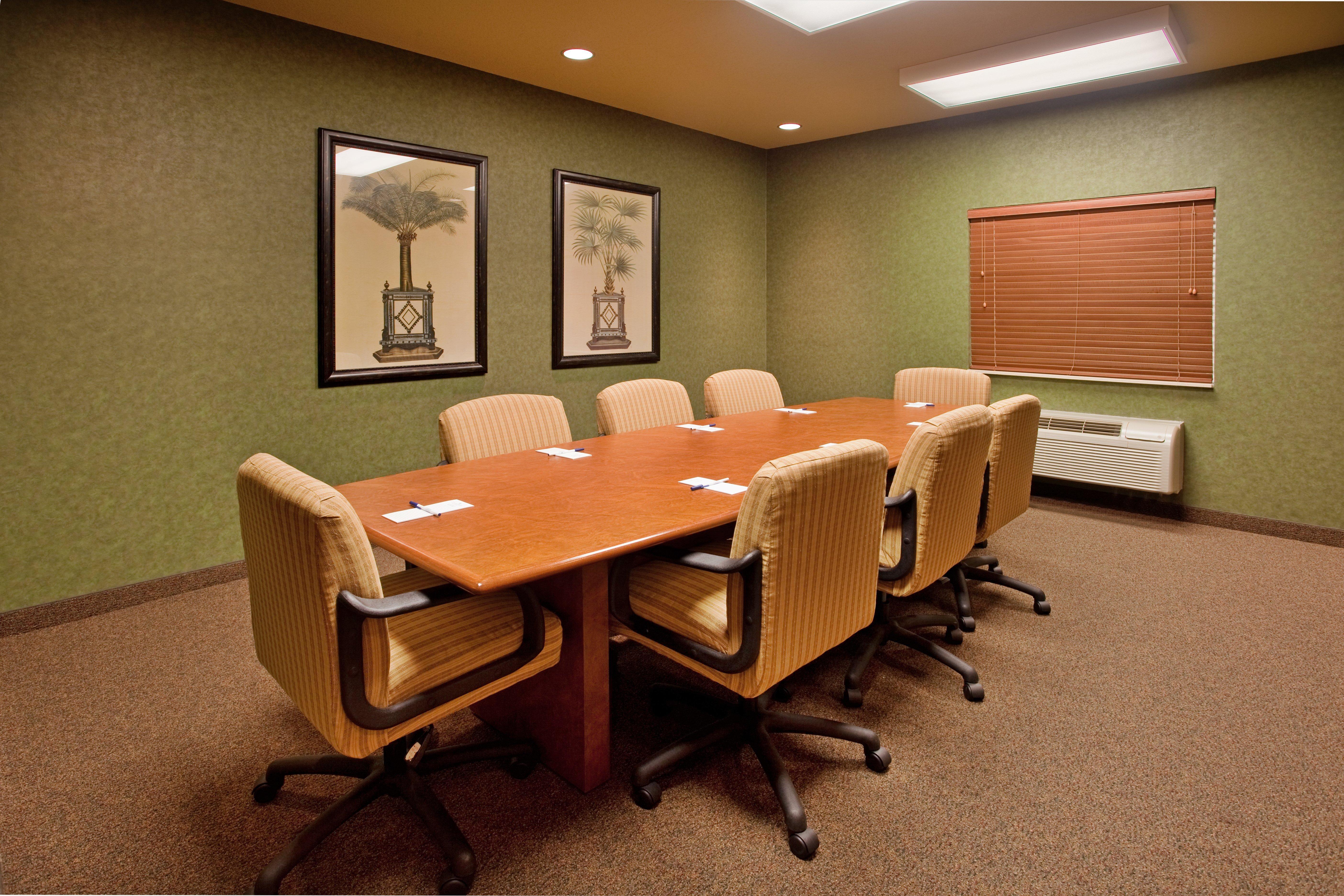 Candlewood Suites St. Robert By Ihg Exterior photo